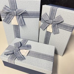 Коробка для подарунка синя з бантом